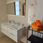 5 Bedrooms Βίλα