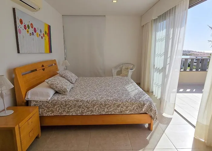 5 Bedrooms 阿德耶