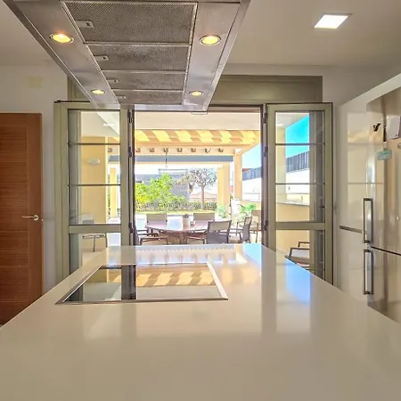 Вилла 5 Bedrooms