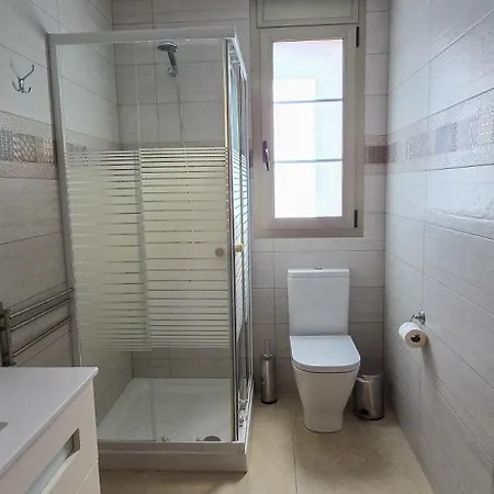 5 Bedrooms Вилла