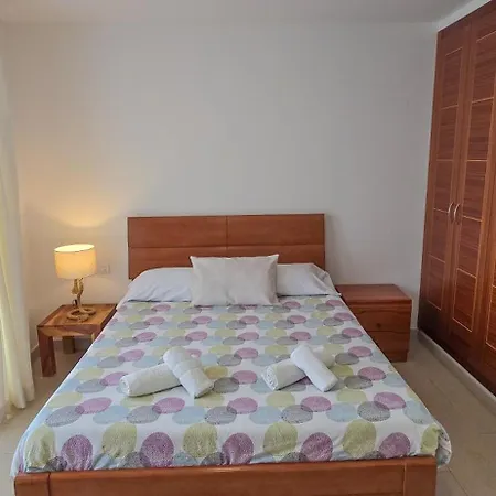 Вилла 5 Bedrooms Адехе